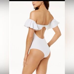 Raisins Off-Shoulder White One Piece Swimsuit